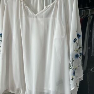 Elegant White Floral Embroidered Women's Top